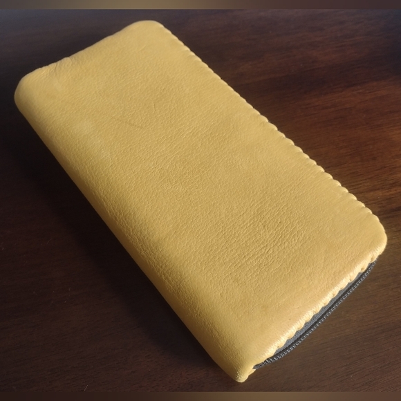 Leather Hand beaded Floral Wallet - Picture 2 of 7